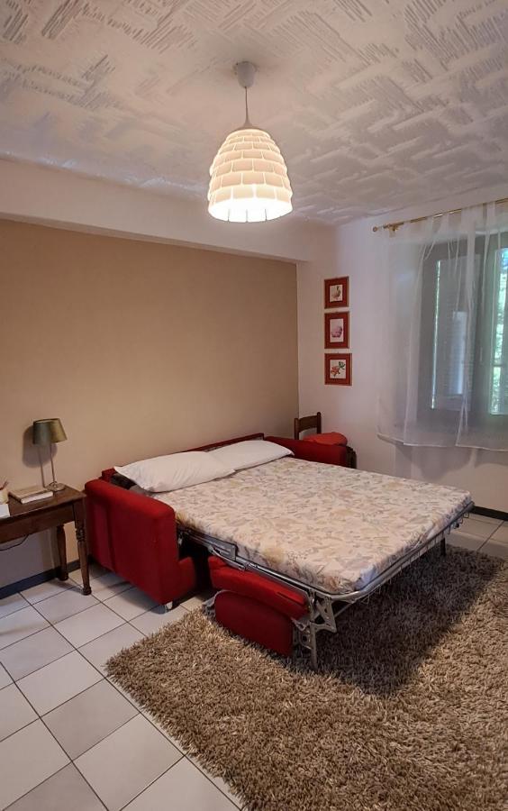 Gabbinoholidayhome Appartamento In Suggestiva Corte โกโม ภายนอก รูปภาพ