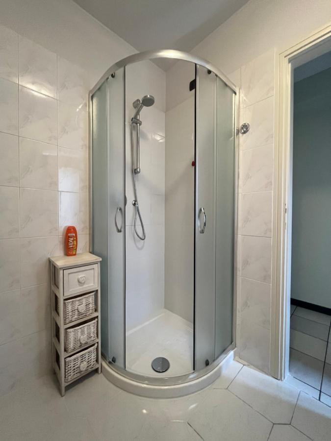 Gabbinoholidayhome Appartamento In Suggestiva Corte โกโม ภายนอก รูปภาพ