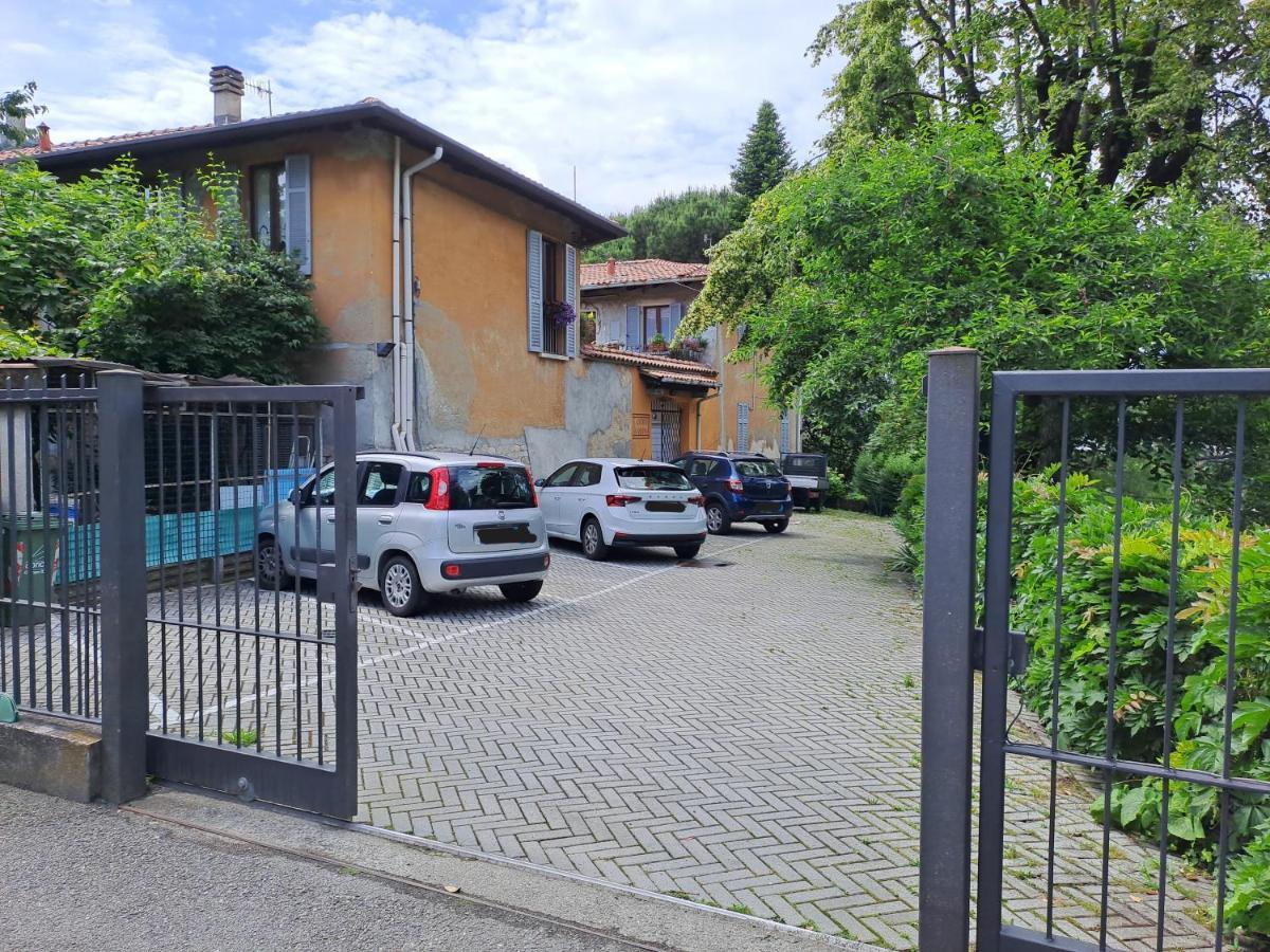 Gabbinoholidayhome Appartamento In Suggestiva Corte โกโม ภายนอก รูปภาพ